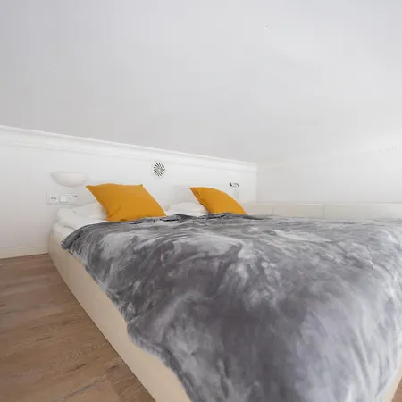 Comfortable Studio For 4 People In By Renters Apartament *