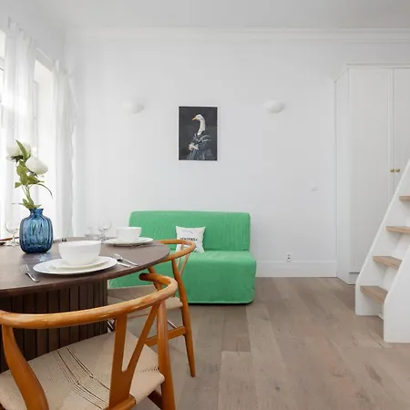 Comfortable Studio For 4 People In By Renters * Warszawa