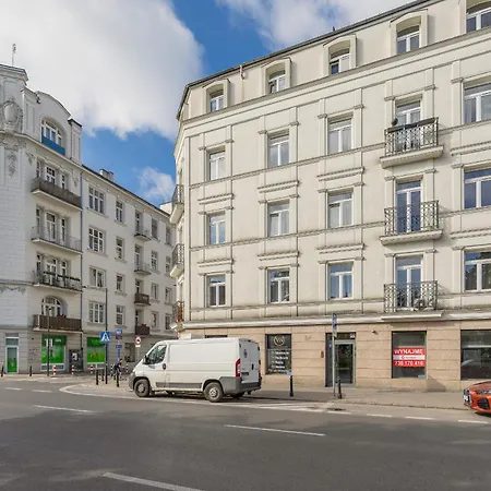 Comfortable Studio For 4 People In By Renters Warszawa